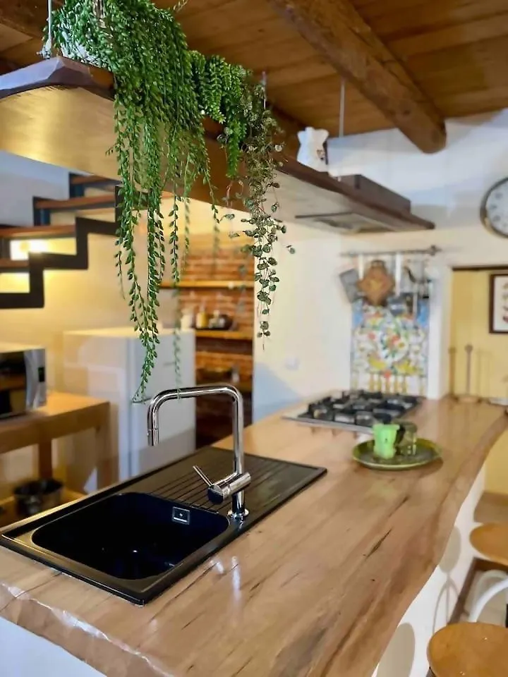 Romeos Cottage Public Free Parking Bike Rental Verona