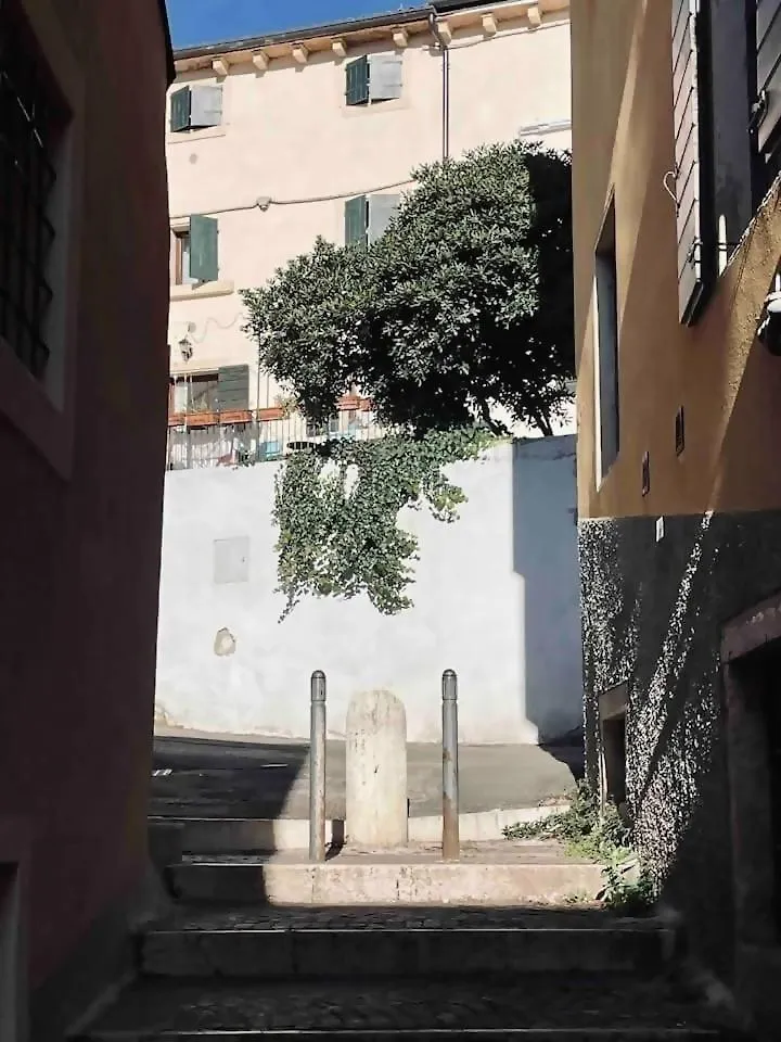 Romeos Cottage Public Free Parking Bike Rental Verona 0*,  Italy